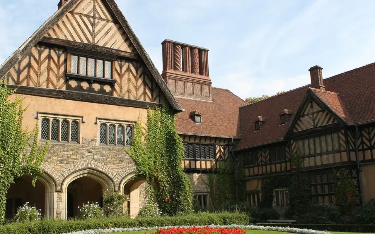 main photo