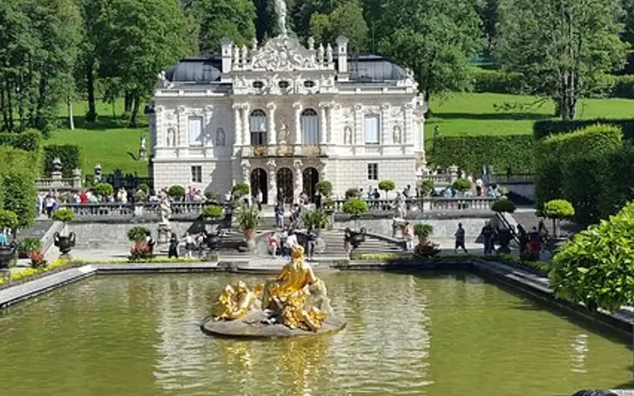 main photo