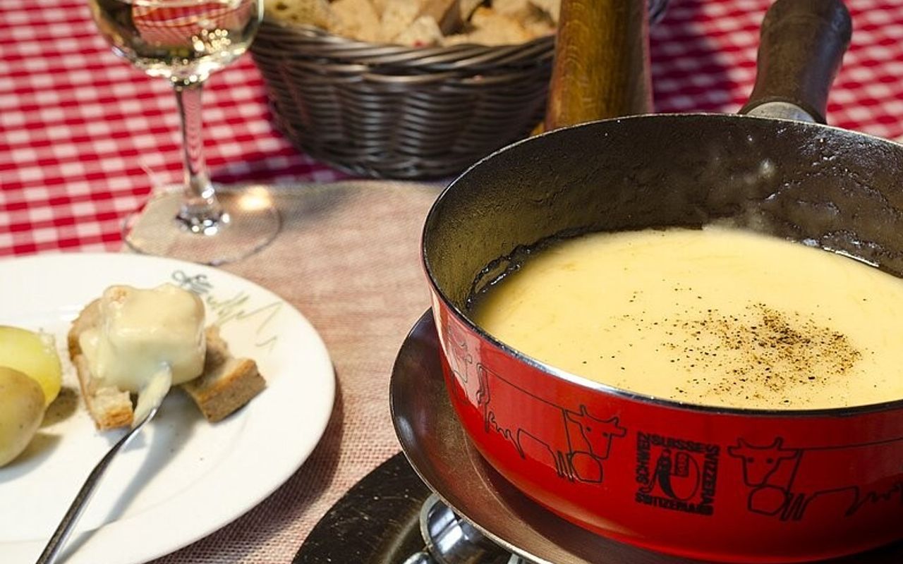 Zurich Sunset Tour with Cheese Fondue — photo 2
