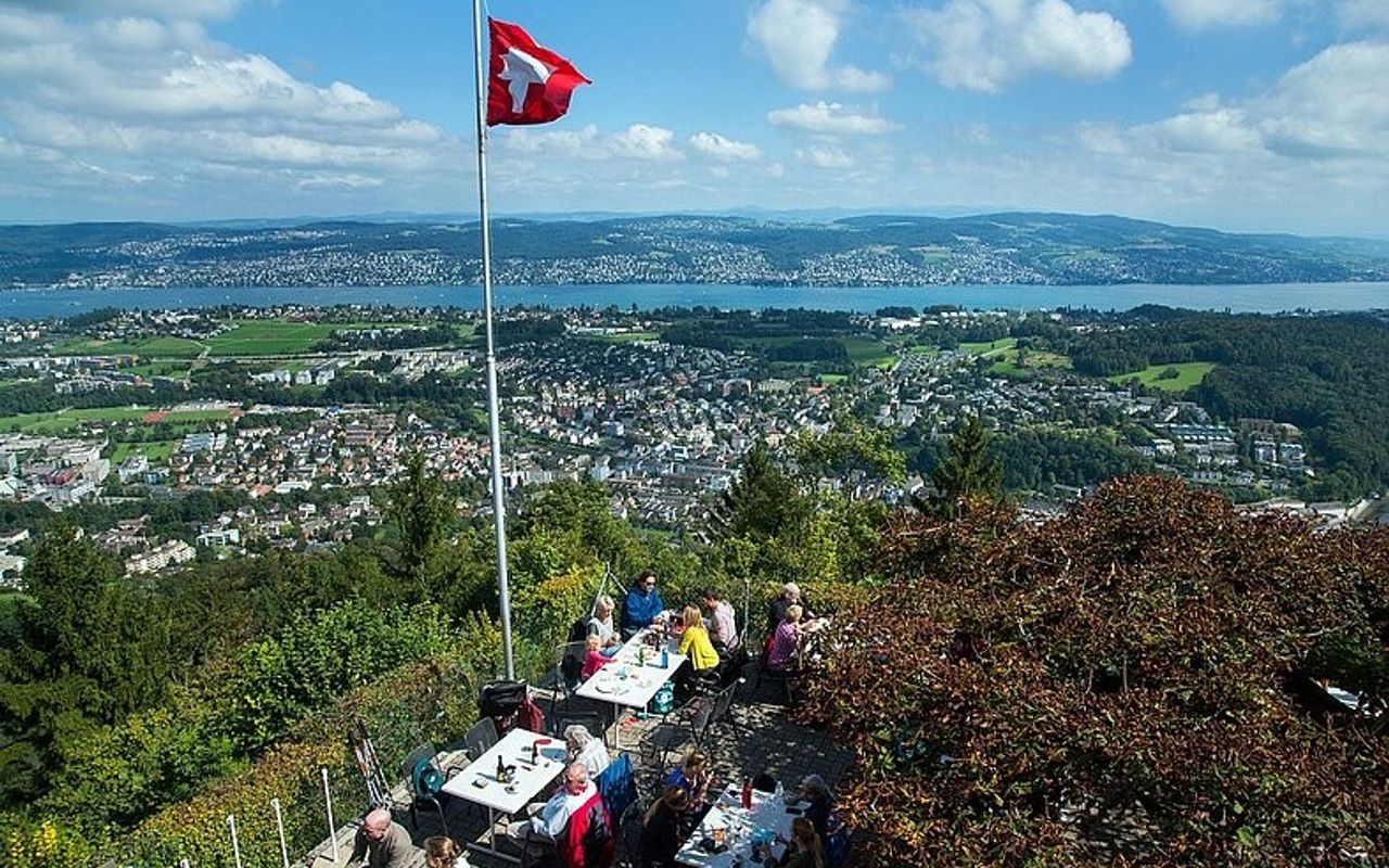 Zurich Sunset Tour with Cheese Fondue — photo 3