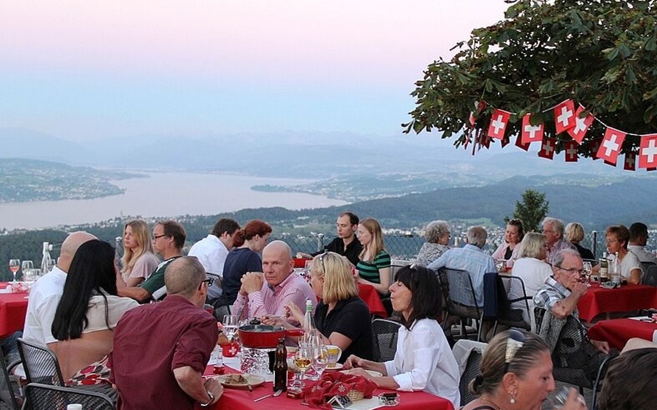 Zurich Sunset Tour with Cheese Fondue — photo 4