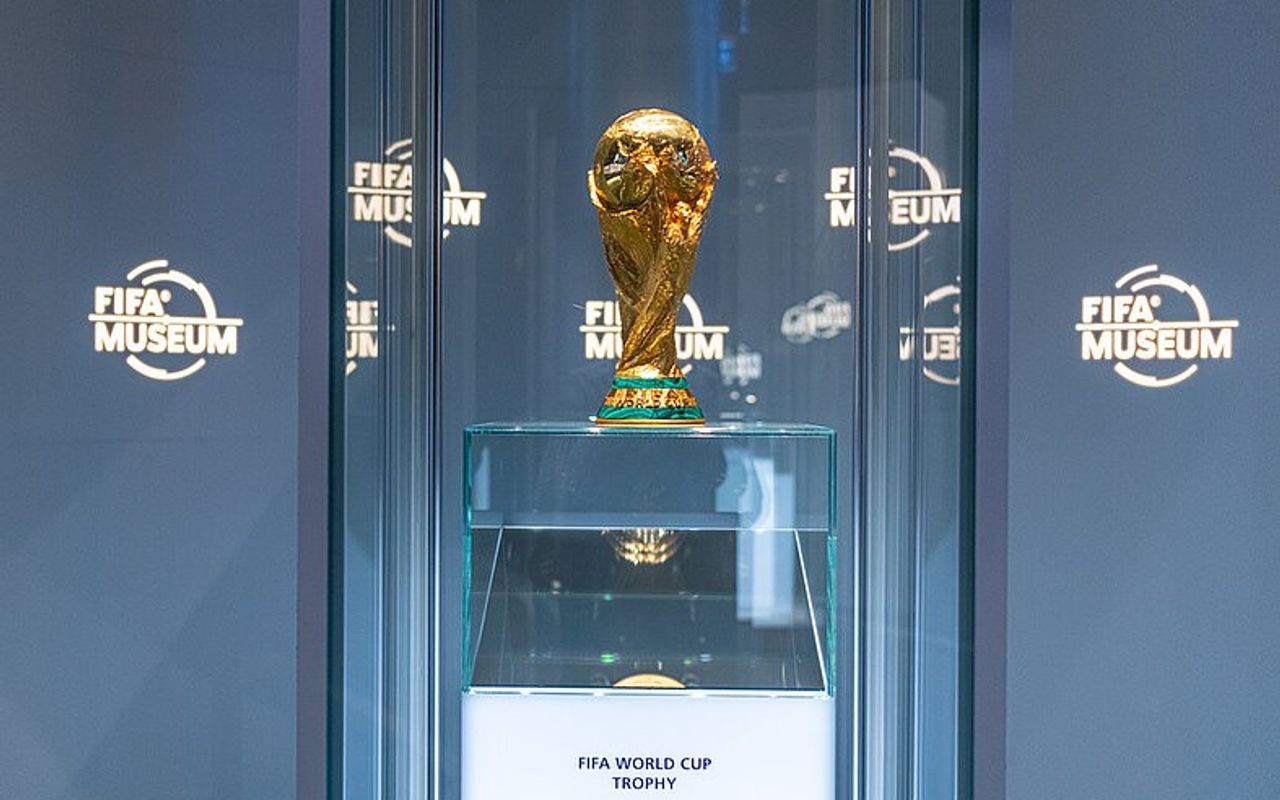 Zurich City Tour with Lake Cruise + Optional FIFA Museum Admission — photo 3