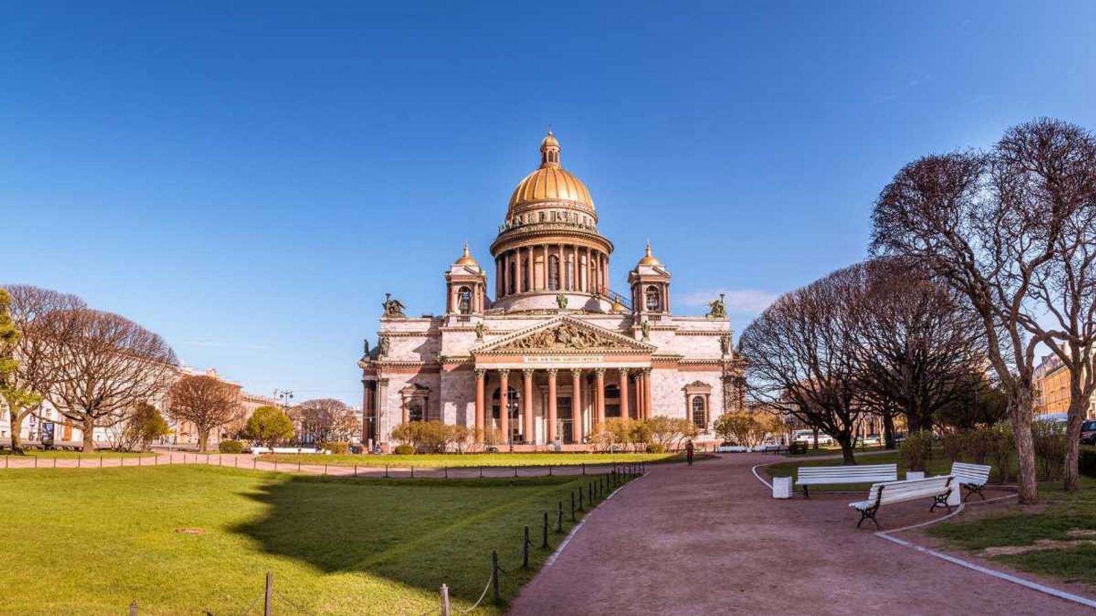 Top 10 attractions to visit in Saint Petersburg