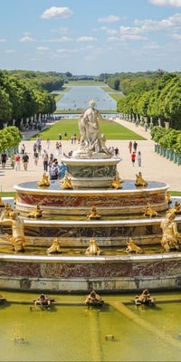 Audio Guided Tour of Giverny Monet's Gardens and the Palace of Versailles Day Trip (lunch and transportation included)