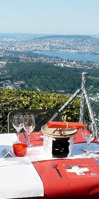 Zürich bei Sonnenuntergang mit Käsefondue