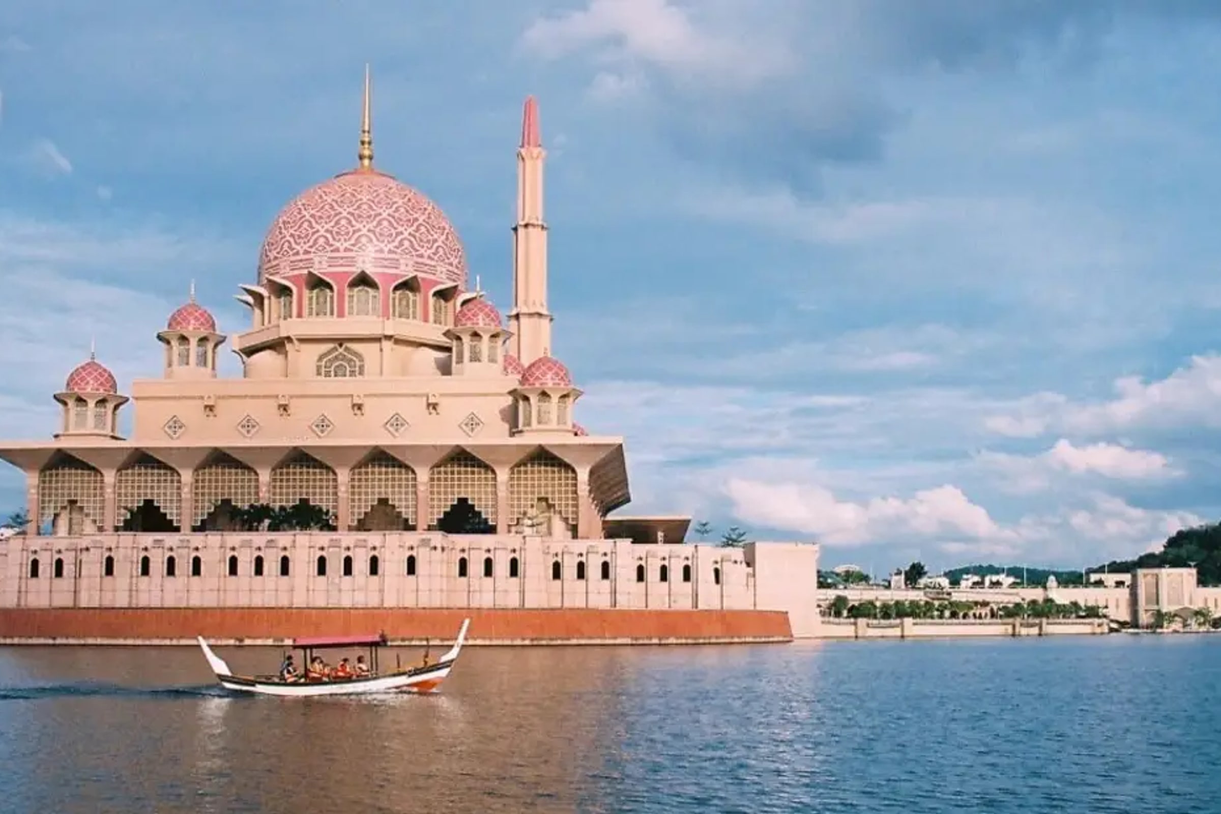 Putrajaya Cruise Tour