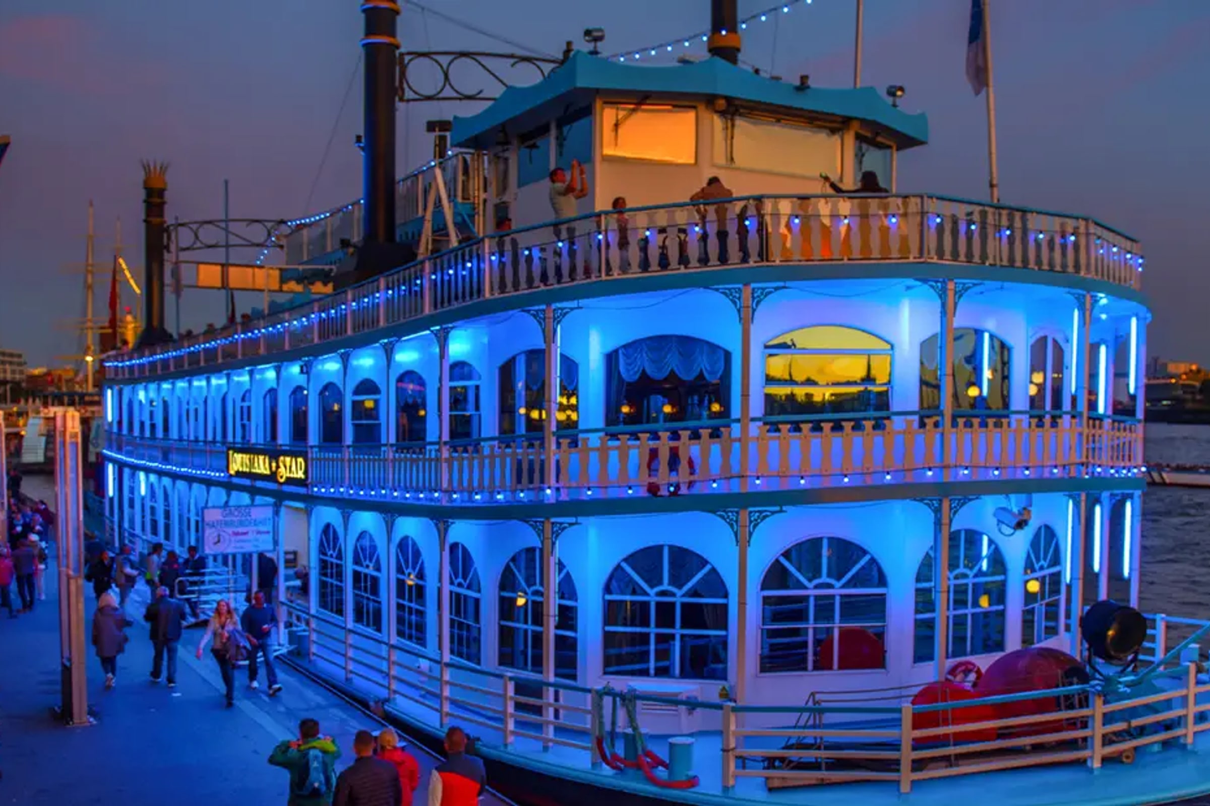 Hamburg Evening Harbor Cruise Tour