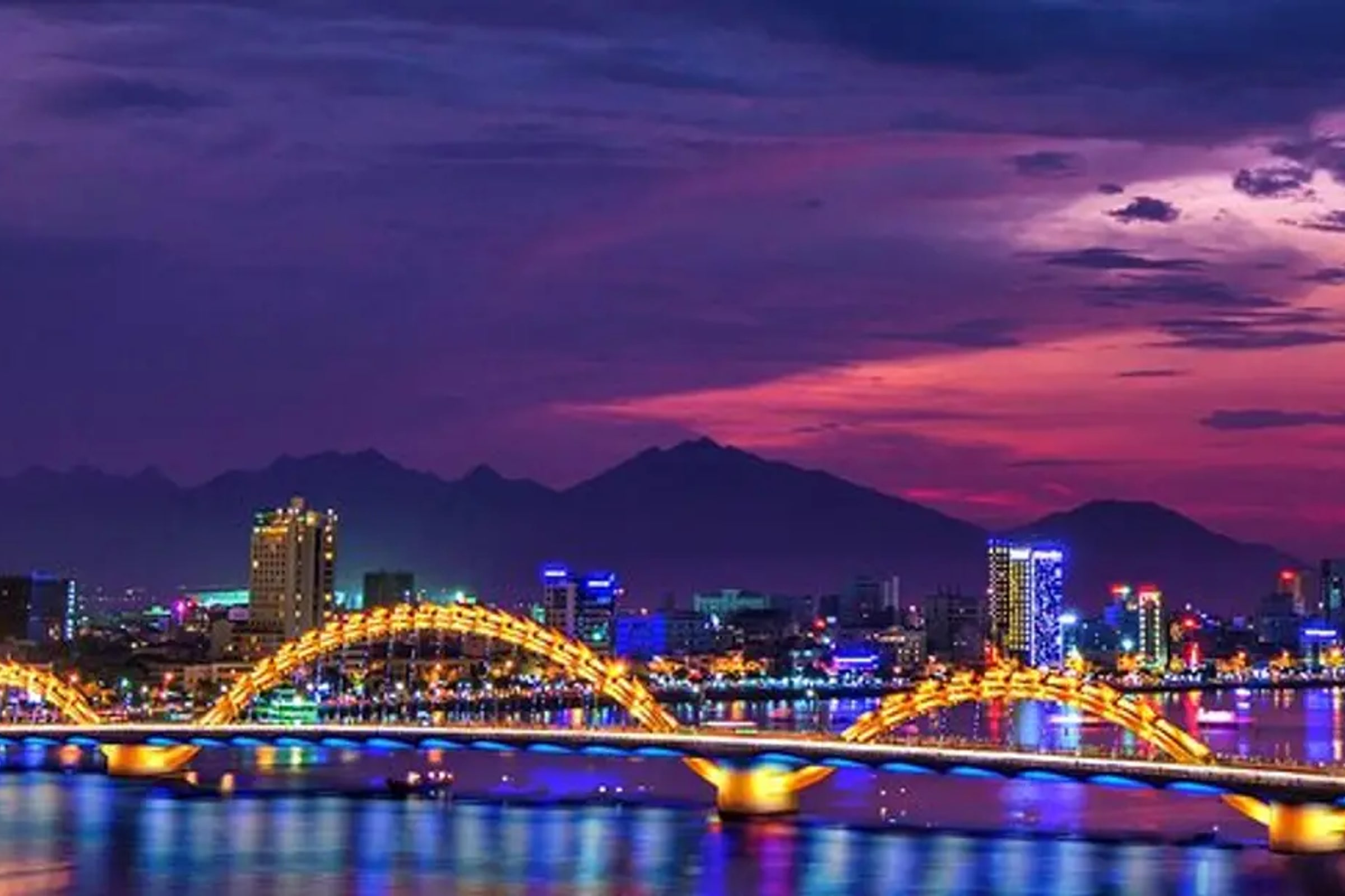 Night Out in Da Nang Culinary Tour