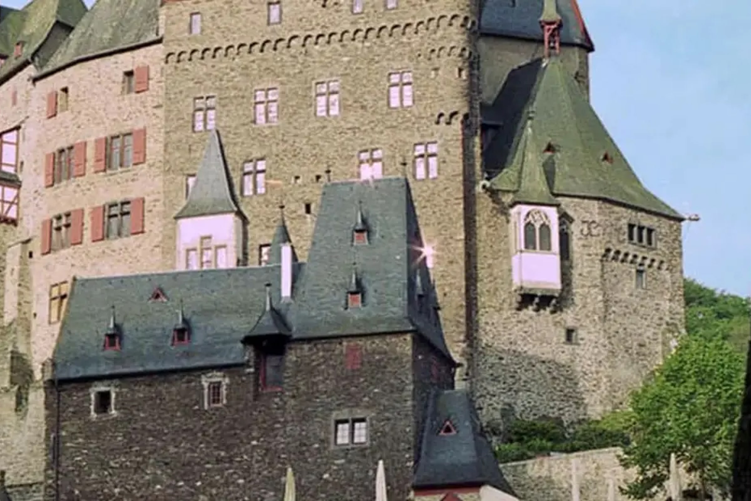 Eltz Castle Small-Group Tour from Frankfurt with Dinner