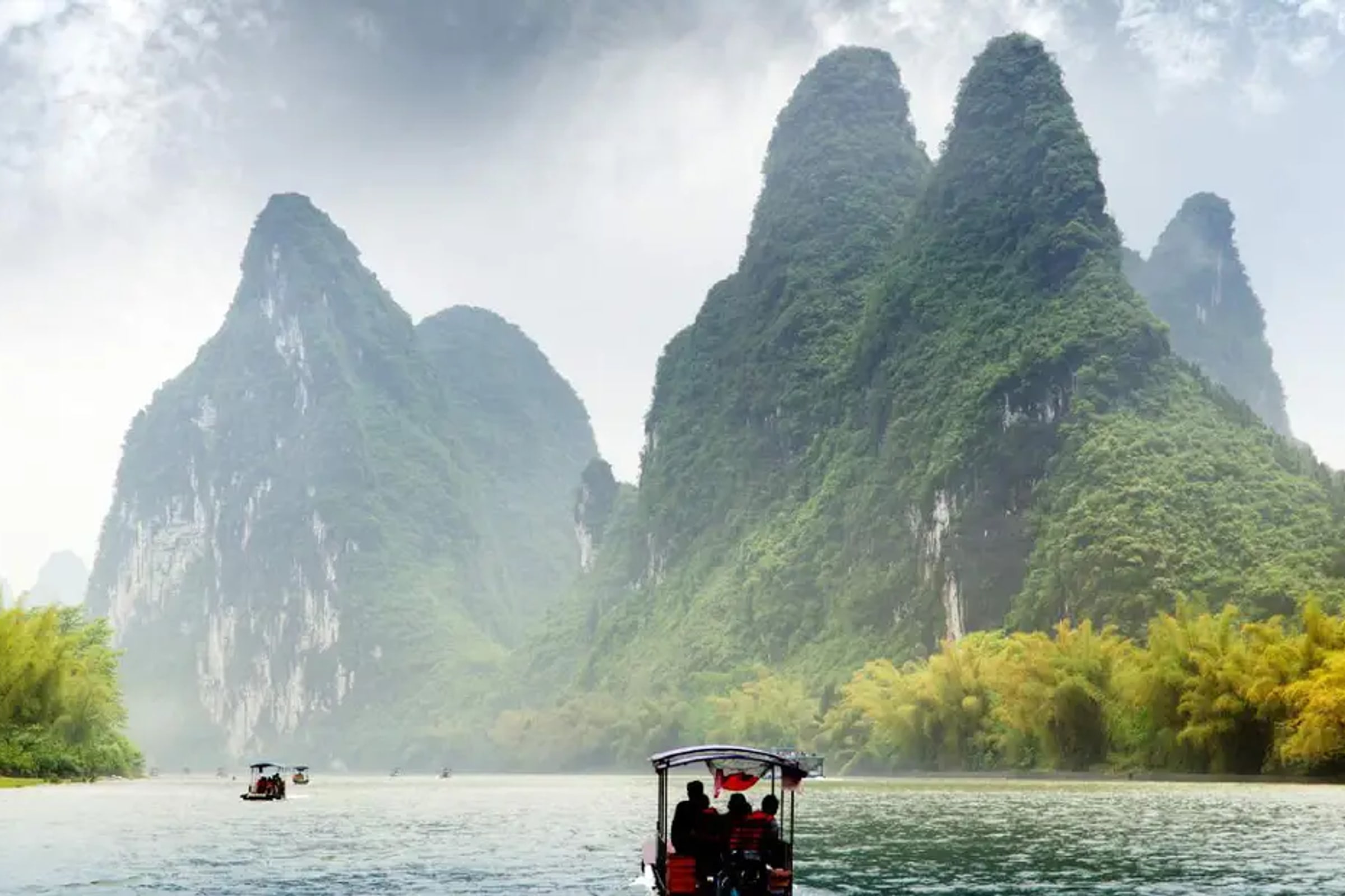 Li River Cruise and Yangshuo Private Day Tour