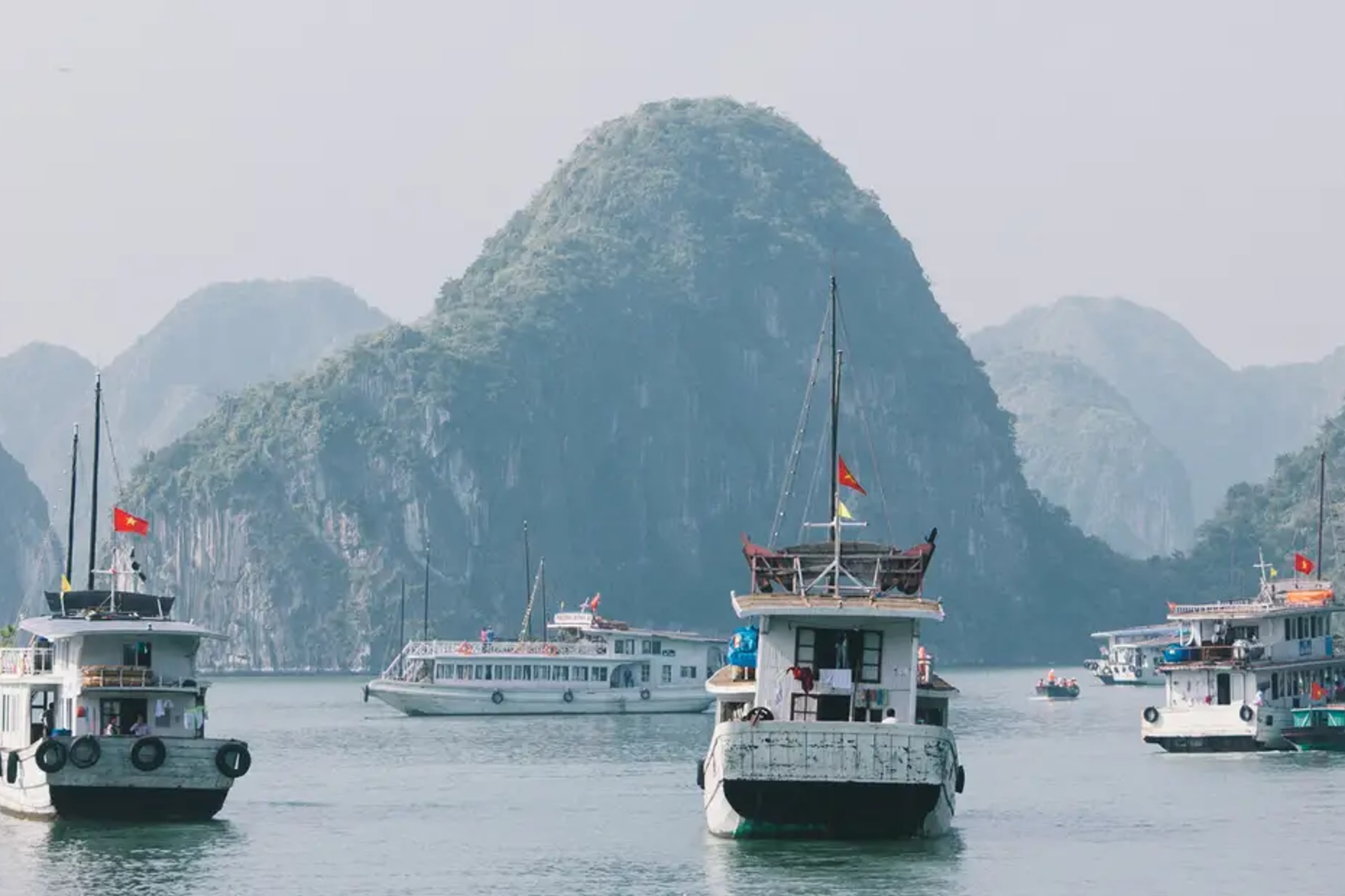 Halong Bay Day Tour from Hanoi