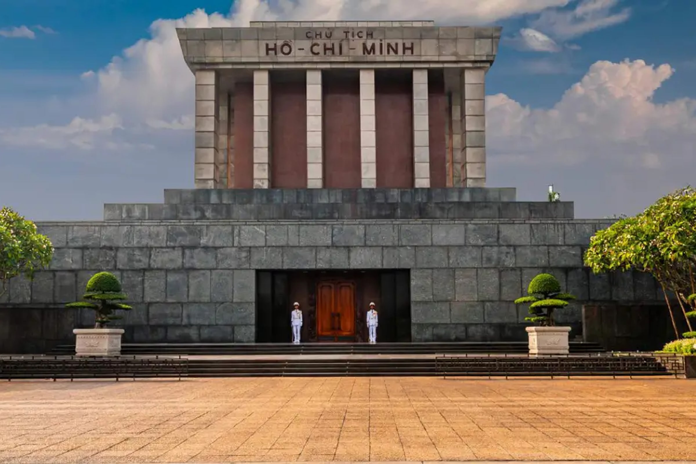 Hanoi City Day Tour with Water Puppet Show