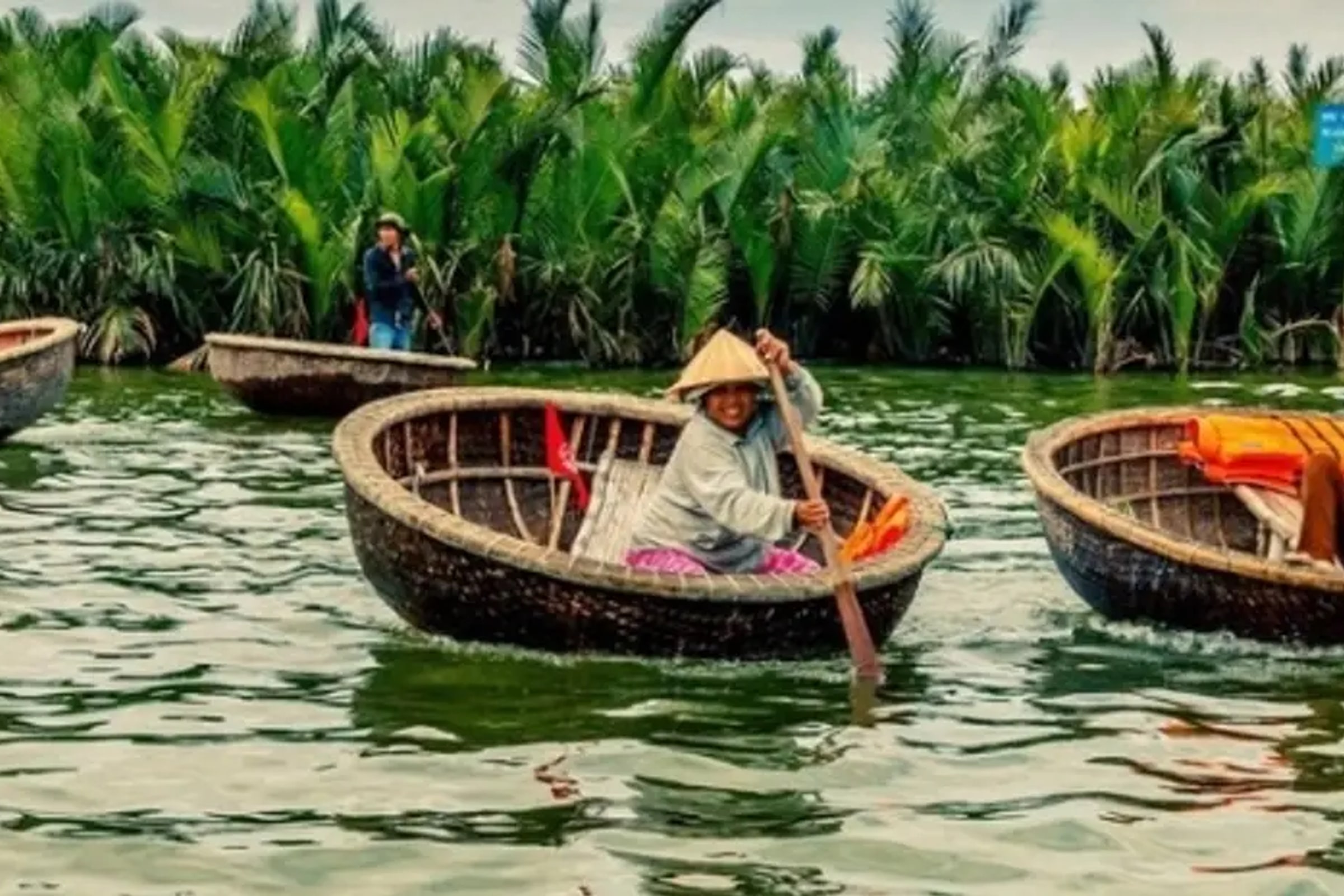 Hoi An City Tour and Coconut Basket Boat Tour from Da Nang