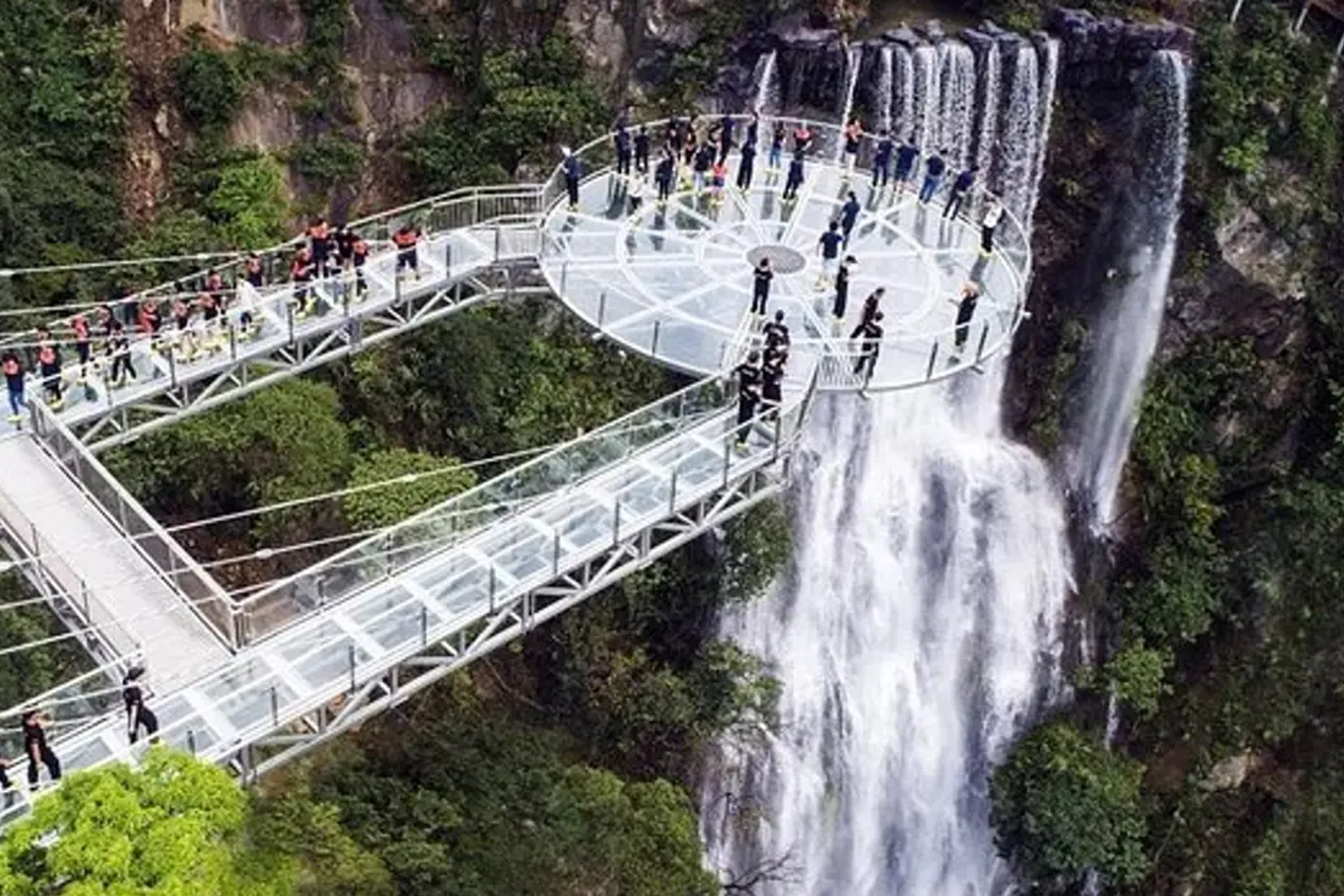 Private Day Tour to Gulong Canyon Glass Bridge from Guangzhou