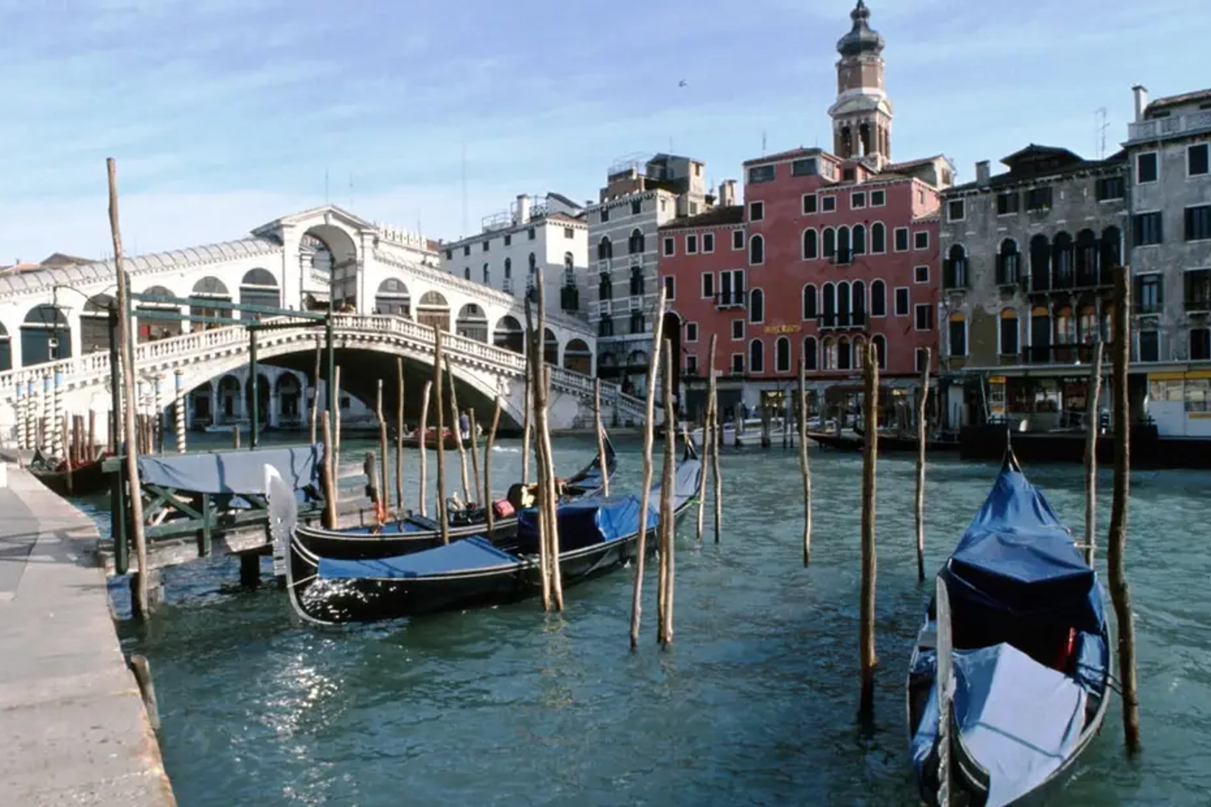 Grand Canal motorboat tour with guide on board