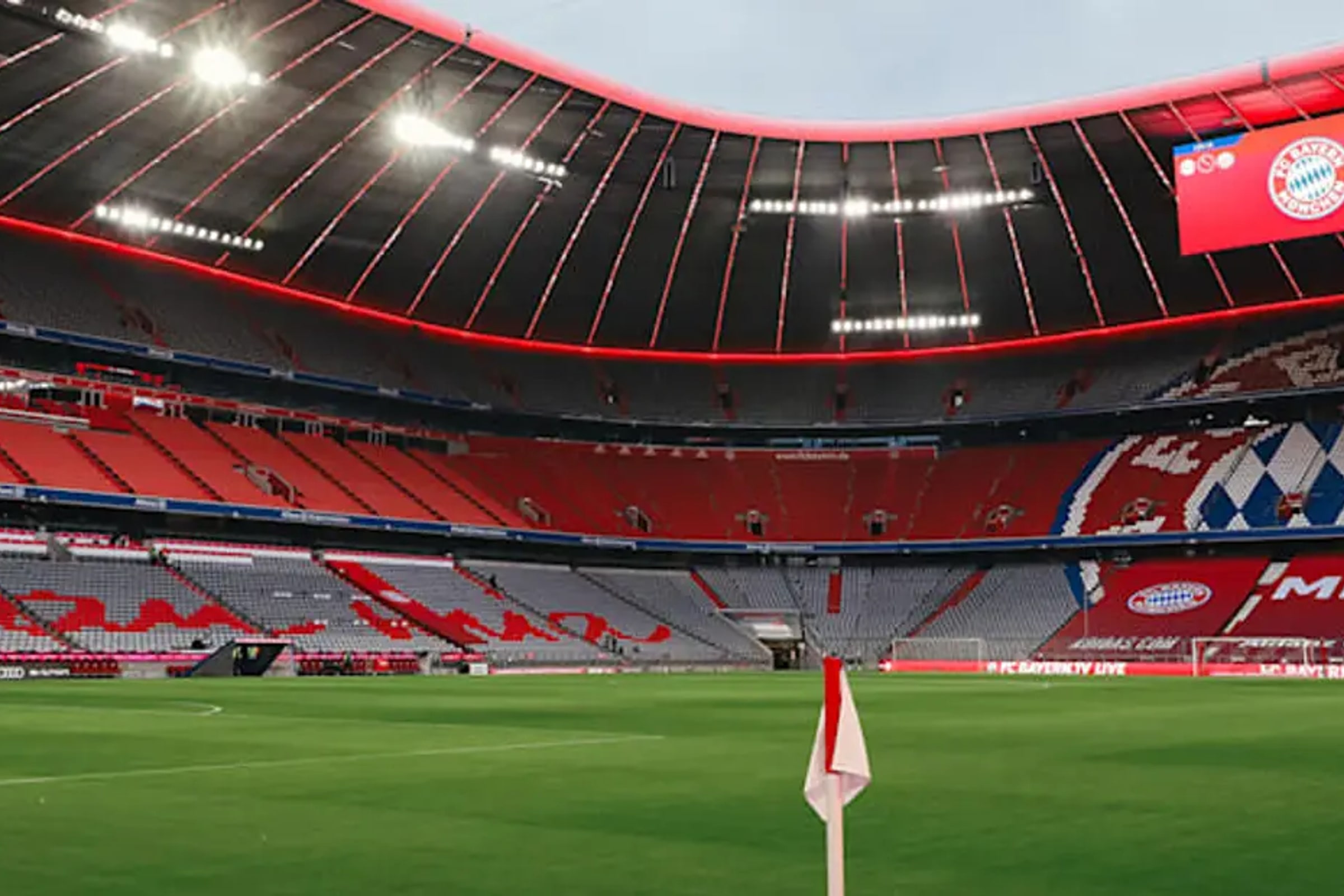 Munich city tour with self-guided visit of the FC Bayern Munich stadium