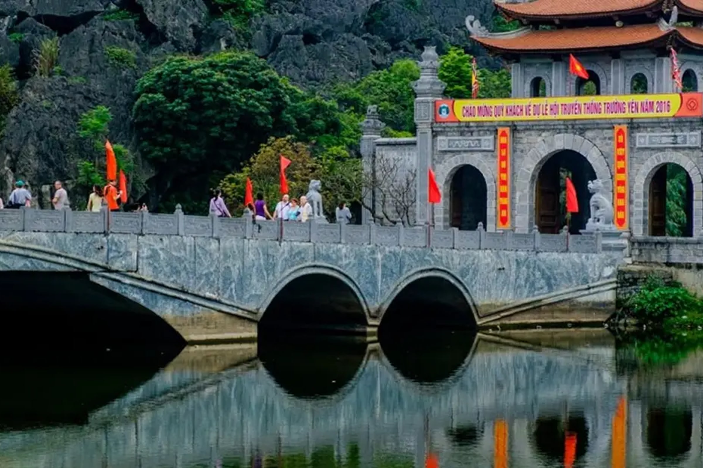 Hoa Lu and Tam Coc Day Tour from Hanoi