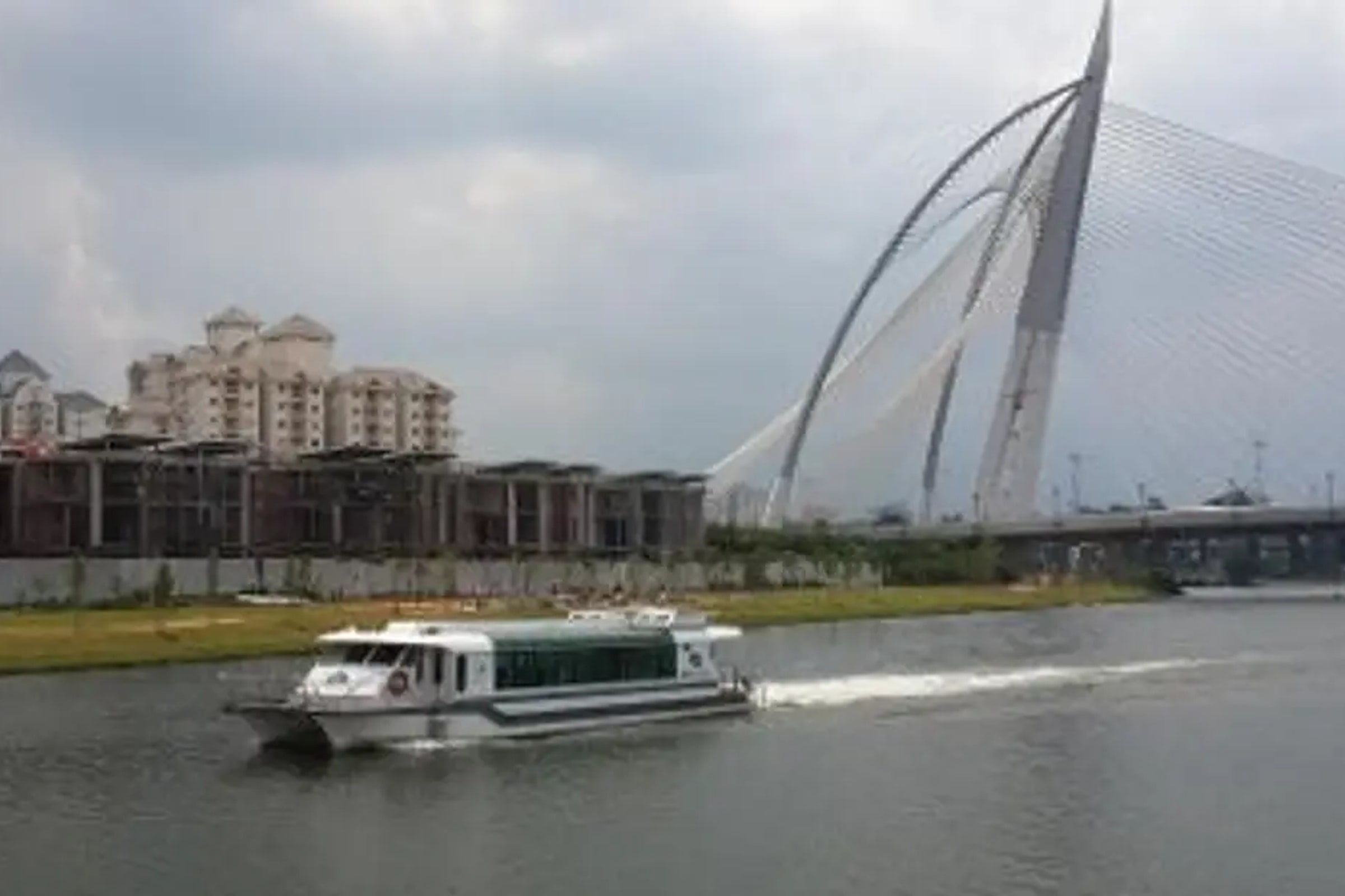 Putrajaya Cruise Tour