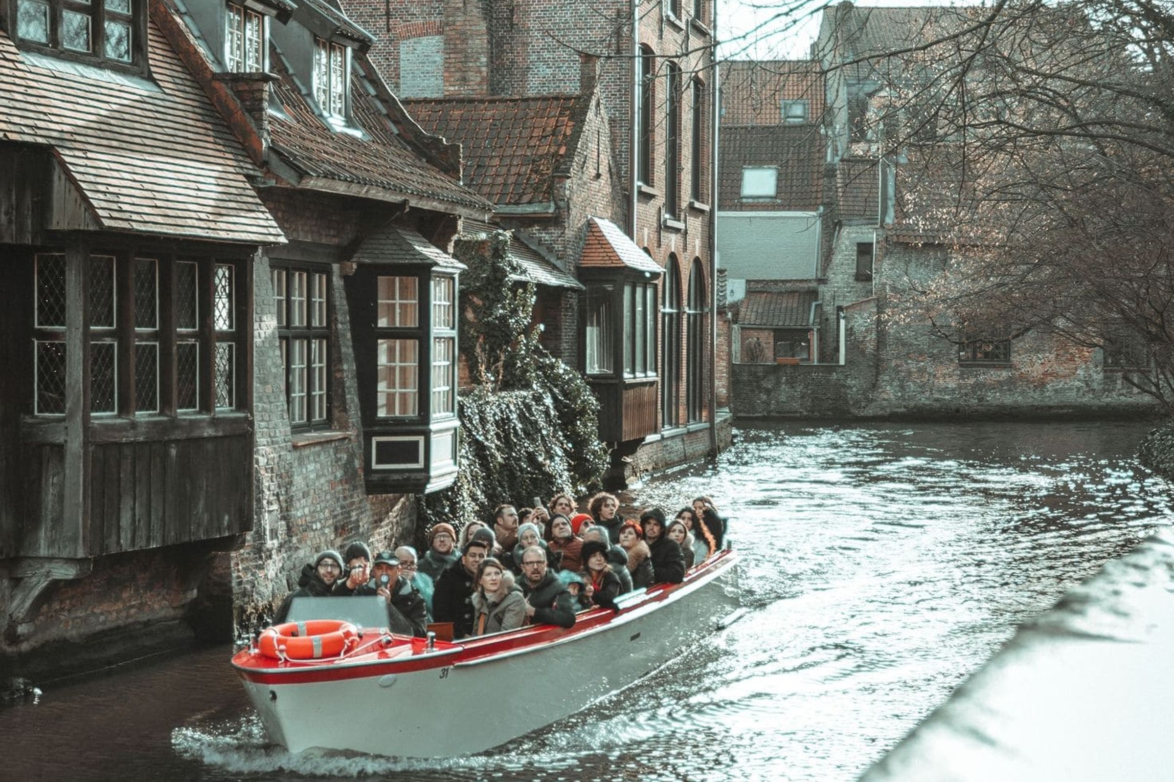 Transporte de París a Brujas y visita con audioguía