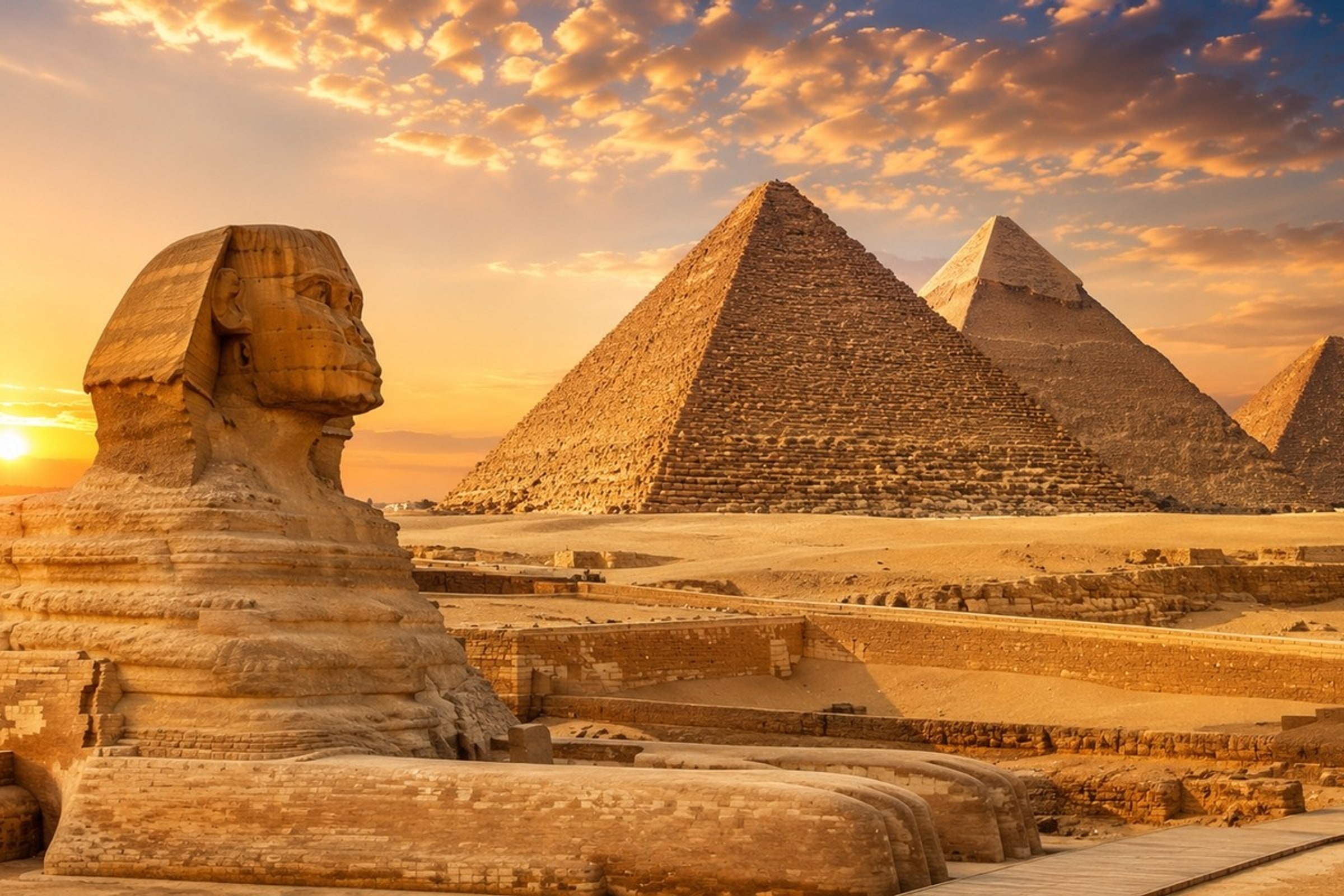 Pyramiden von Gizeh und Sphinx
