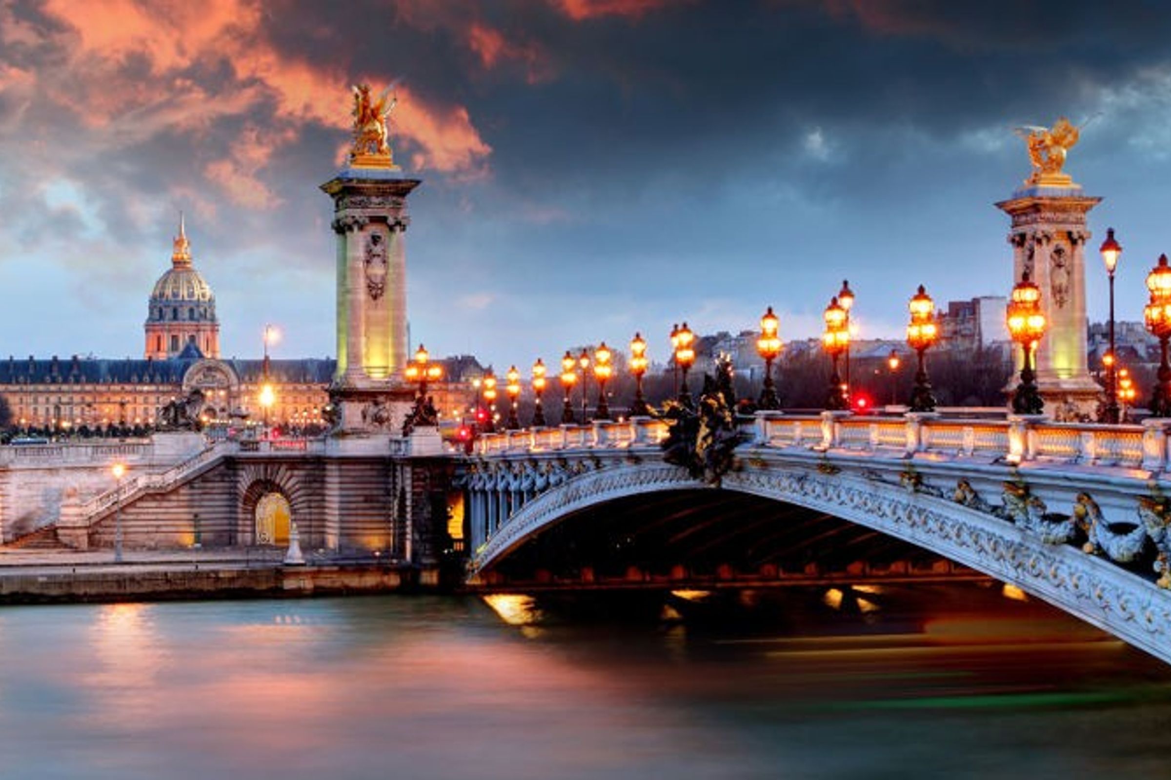 City Tour, Eiffel Tower Lunch with Reserved Access and Seine Cruise