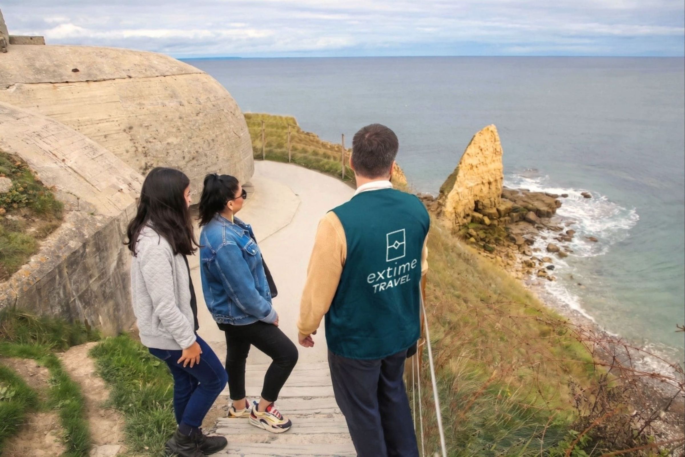 Guided Tour of Normandy D-Day Beaches Day Trip from Paris with transport
