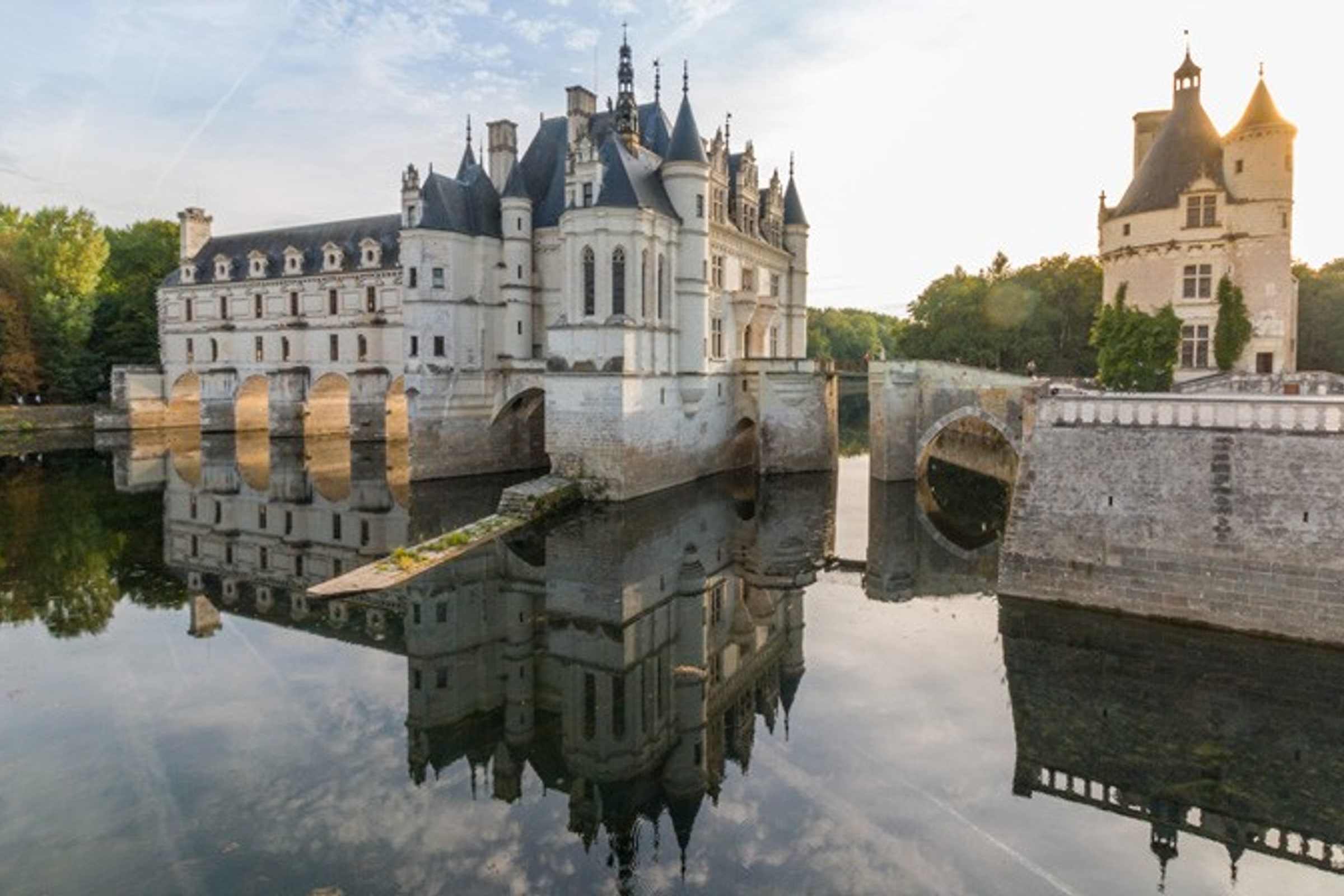 All day trip audioguided tour of Loire castles with transportation from Paris