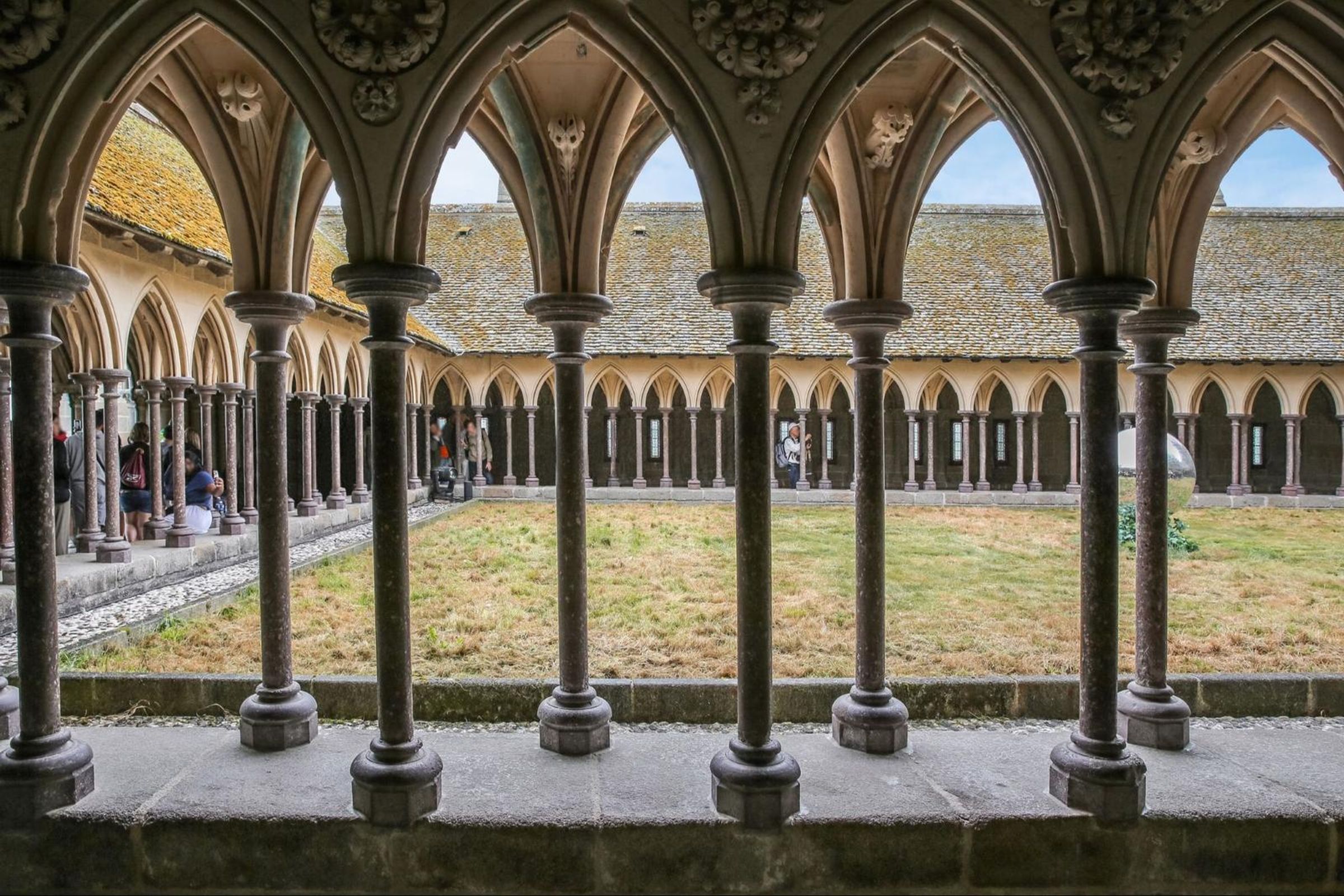 Guided Tour of Mont Saint-Michel Day Trip from Paris with transportation