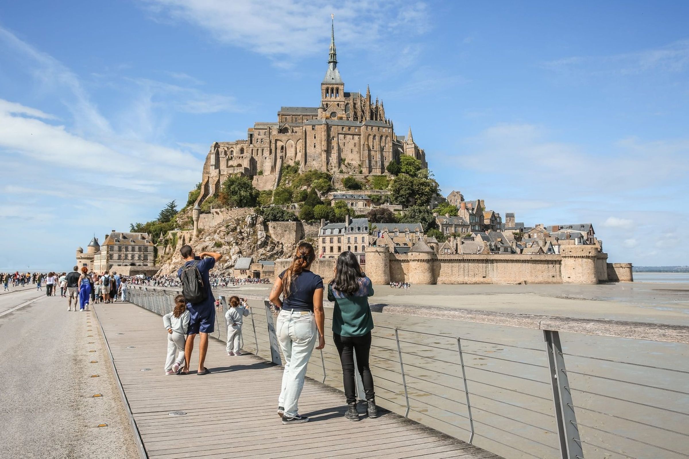 Guided Tour of Mont Saint-Michel Day Trip from Paris with transportation