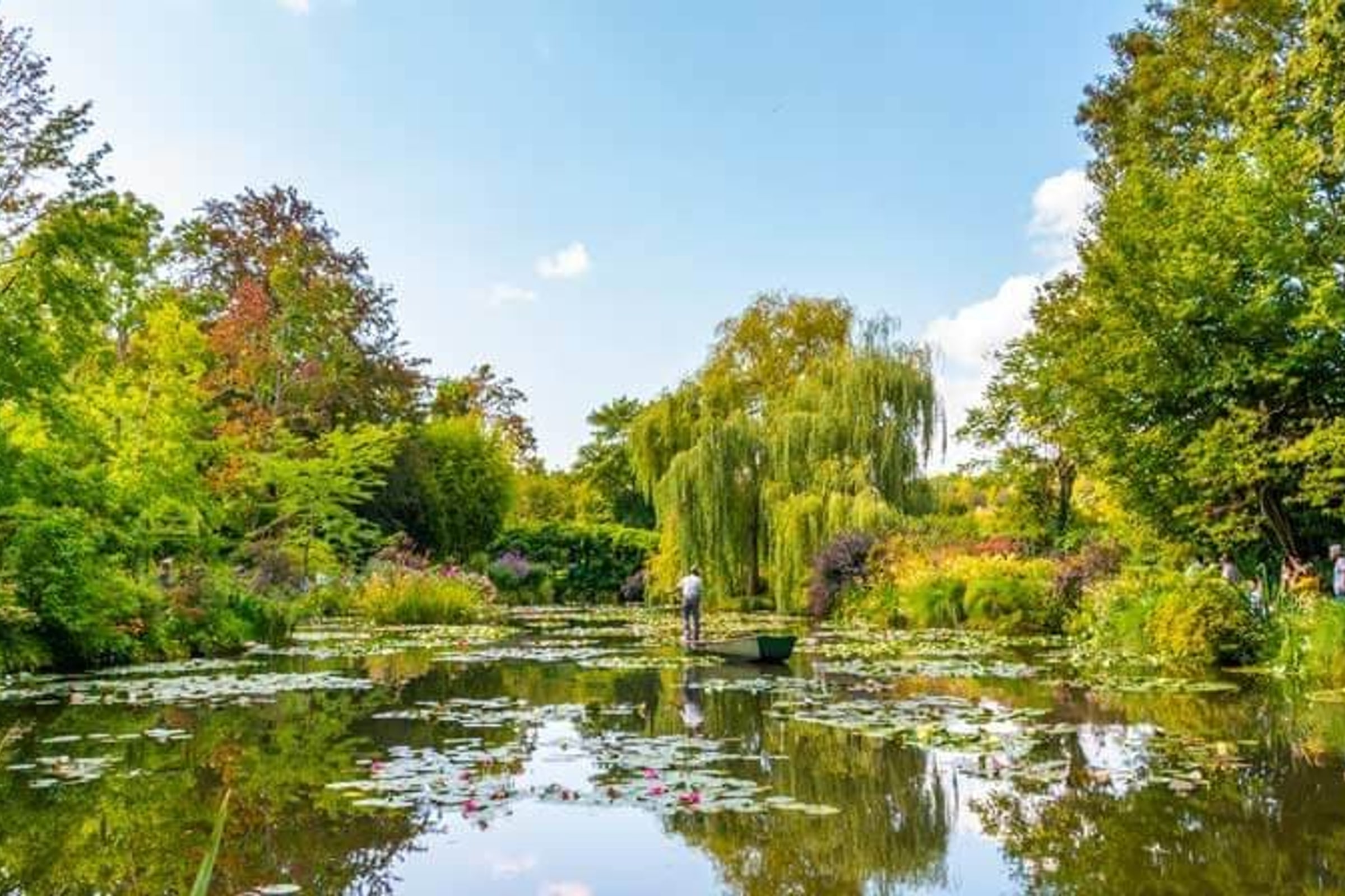 Half Day Trip Guided Tour of Giverny Monet's Gardens from Paris with transportation