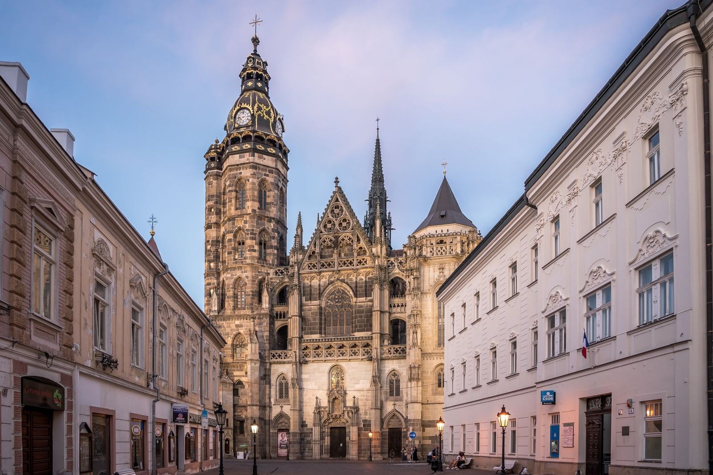 The Imperial Danube Triangle: 8-Day Vienna, Budapest & Bratislava Rail Tour