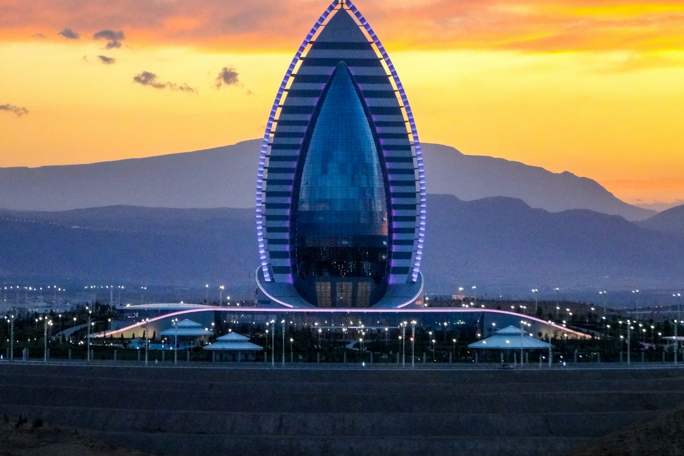 魅惑のトルクメニスタン