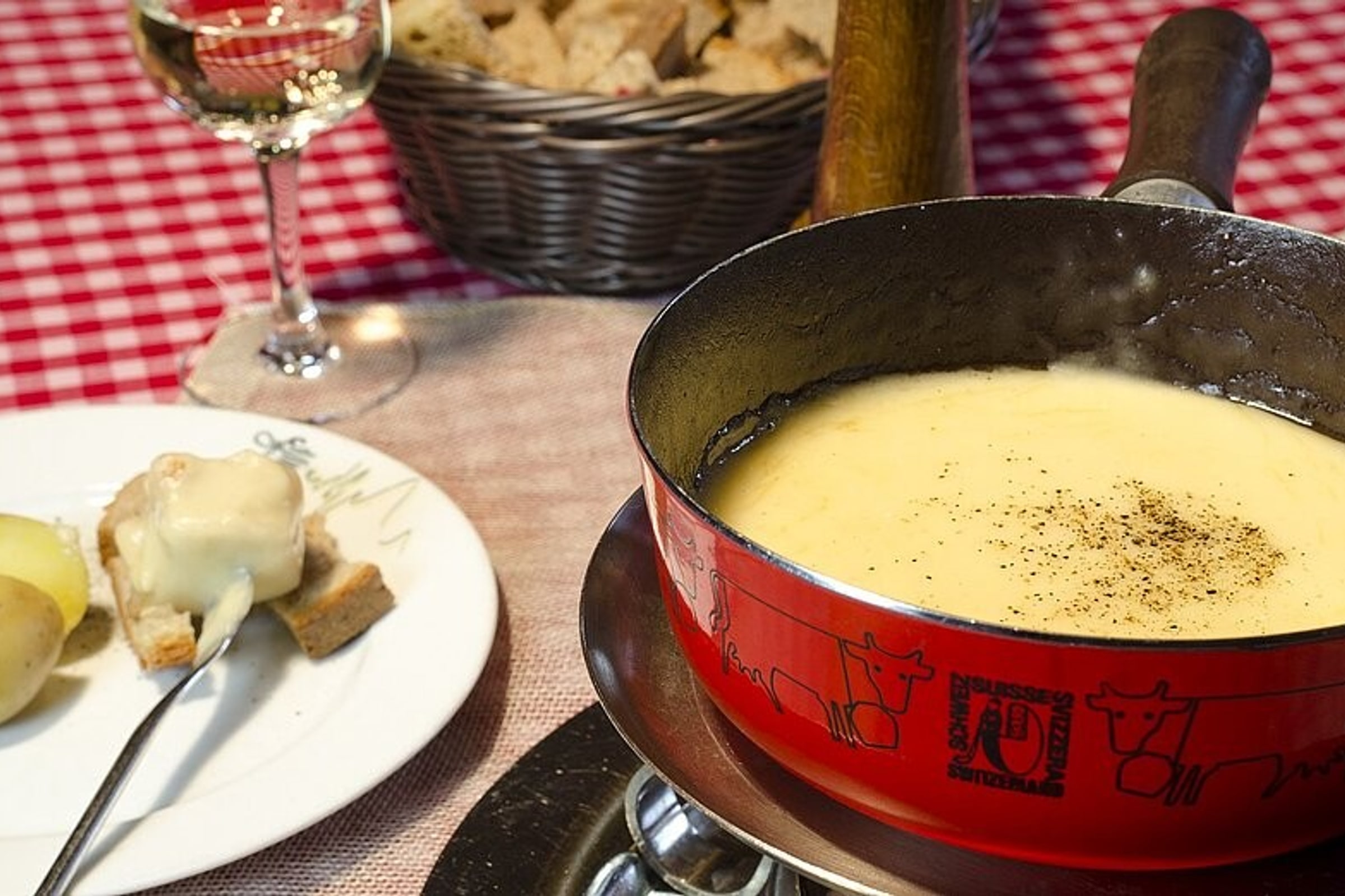 Zurich Sunset Tour with Cheese Fondue