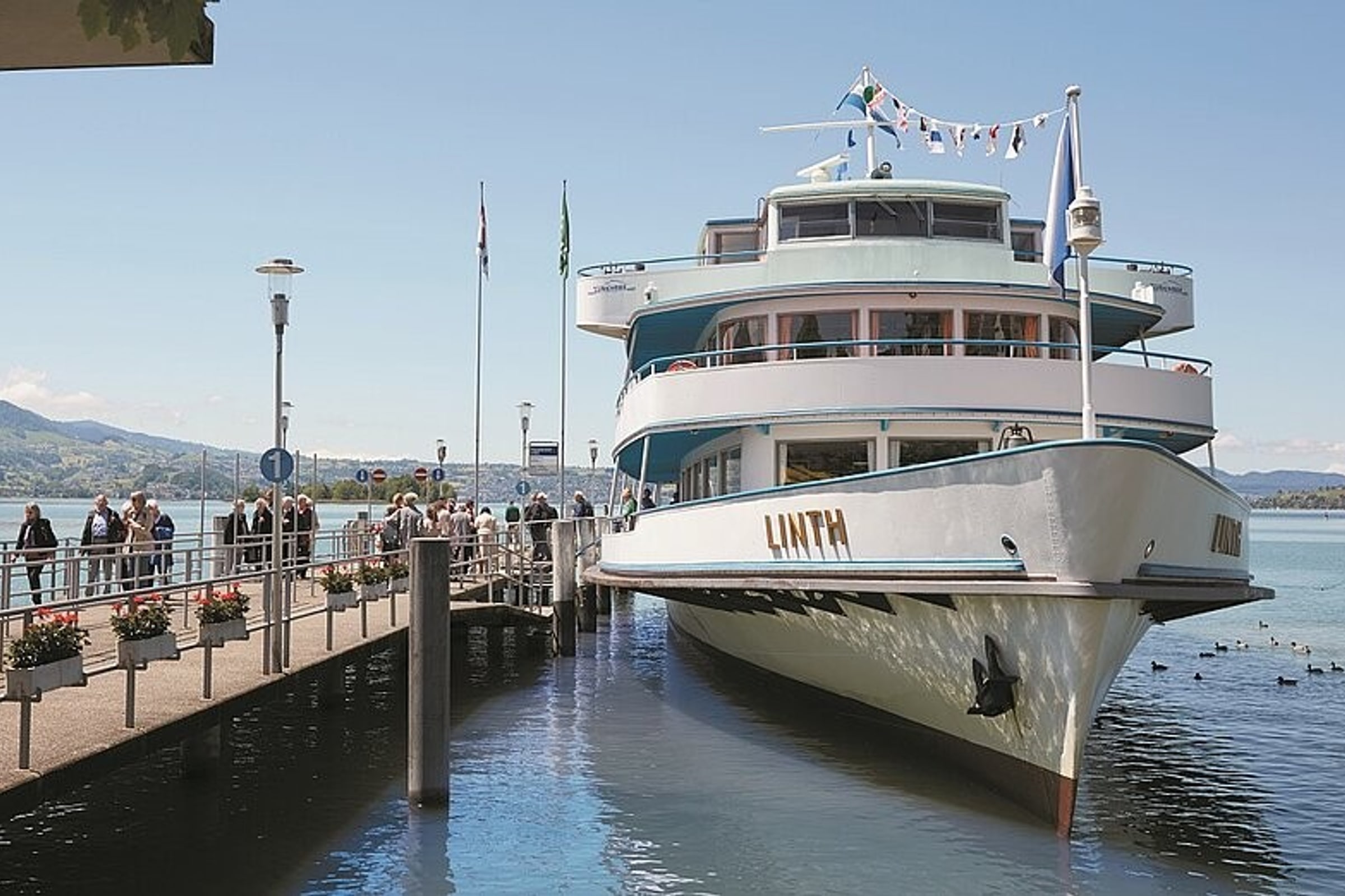 Zurich City Tour with Lake Cruise + Optional FIFA Museum Admission