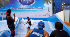 Surfing Experience by Flow House Bangkok