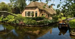 Giethoorn and Enclosing Dike Day Tour