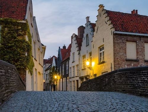 Private guided Tour to Bruges with roundtrip transportation from Paris (1-7)