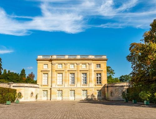 Versailles Extended Tour from Paris (Palace with guide, gardens, the Trianons and the Queen’s Hamlet)