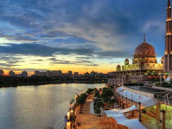 Putrajaya Cruise Tour