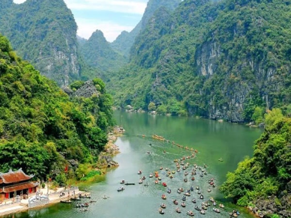 Majestic Trang An Tour