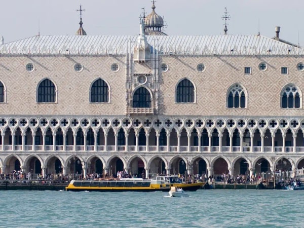 Doge's Palace and Saint Mark's Basilica Guided Tour with Fast Track Admission