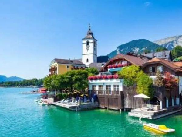 Salzburg and Lake District day tour from Munich