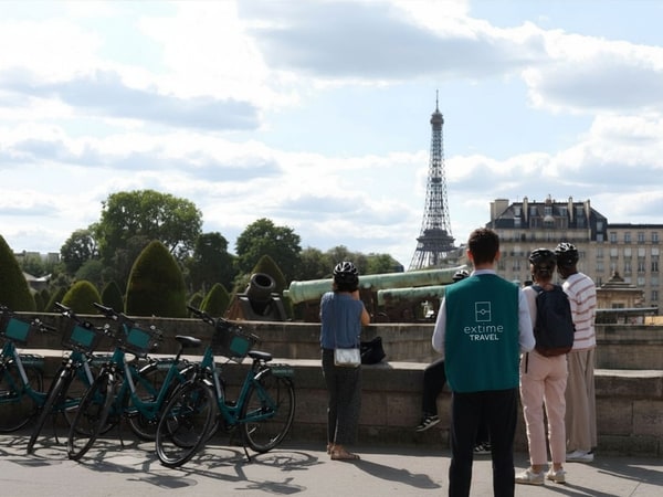 Private guided bike tour of Paris (1 to 10 participants)