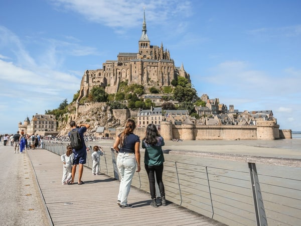 Audio Guided Tour to Mont Saint-Michel Day Trip from Paris with transportation