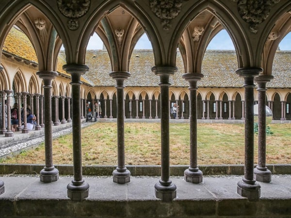 Guided Tour of Mont Saint-Michel Day Trip from Paris with transportation