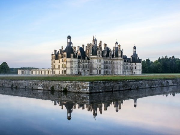 All day trip guided tour of the Loire Valley Castles with transportation from Paris