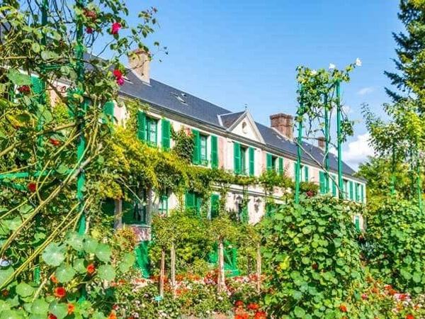 Half Day Trip Guided Tour of Giverny Monet's Gardens from Paris with transportation
