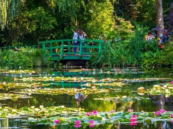 Impressionist day trip at Giverny from Paris with transportation