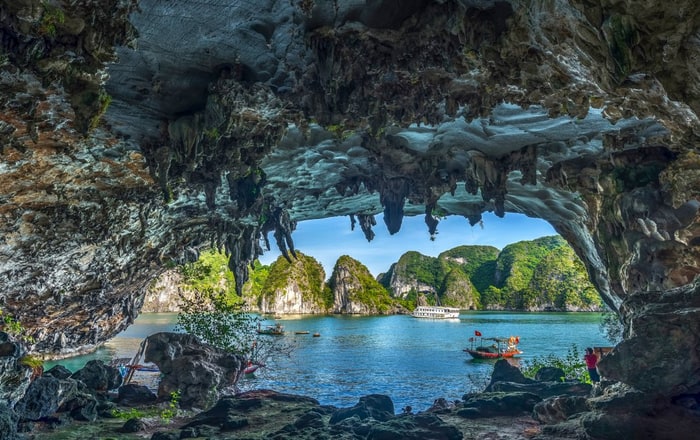 Classic Vietnam Group Tour: Ha Long Bay, Golden Bridge & Mekong Delta